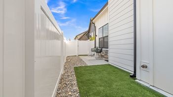 Quaint personal fenced yard*